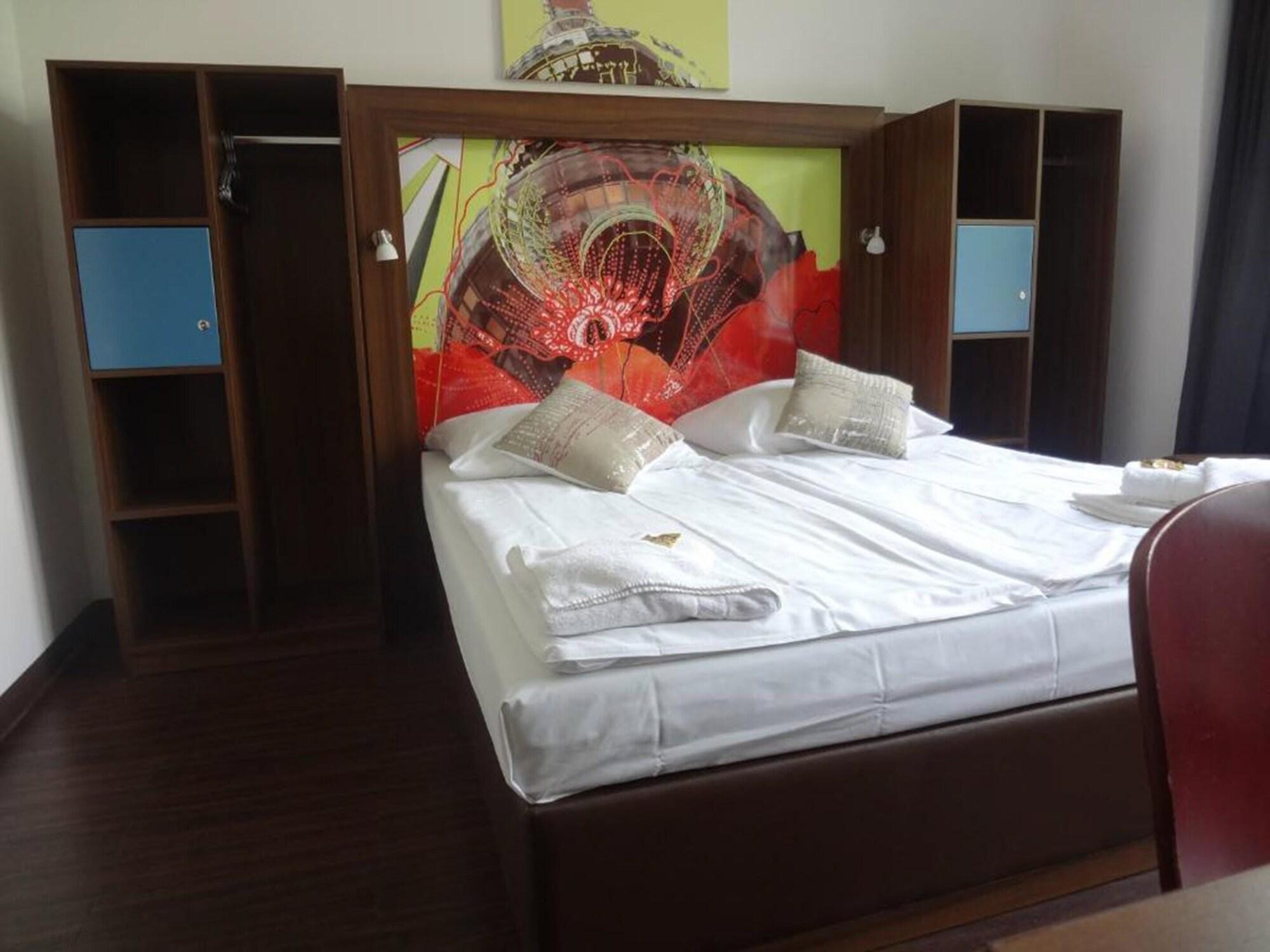 Hotel 103 Берлин Экстерьер фото